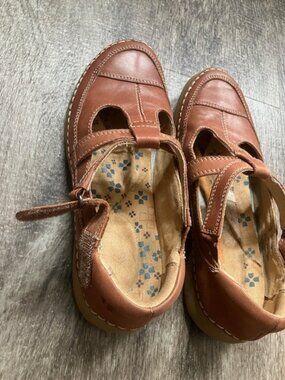 Cute Mary Jane Brown Velcro Shoes
